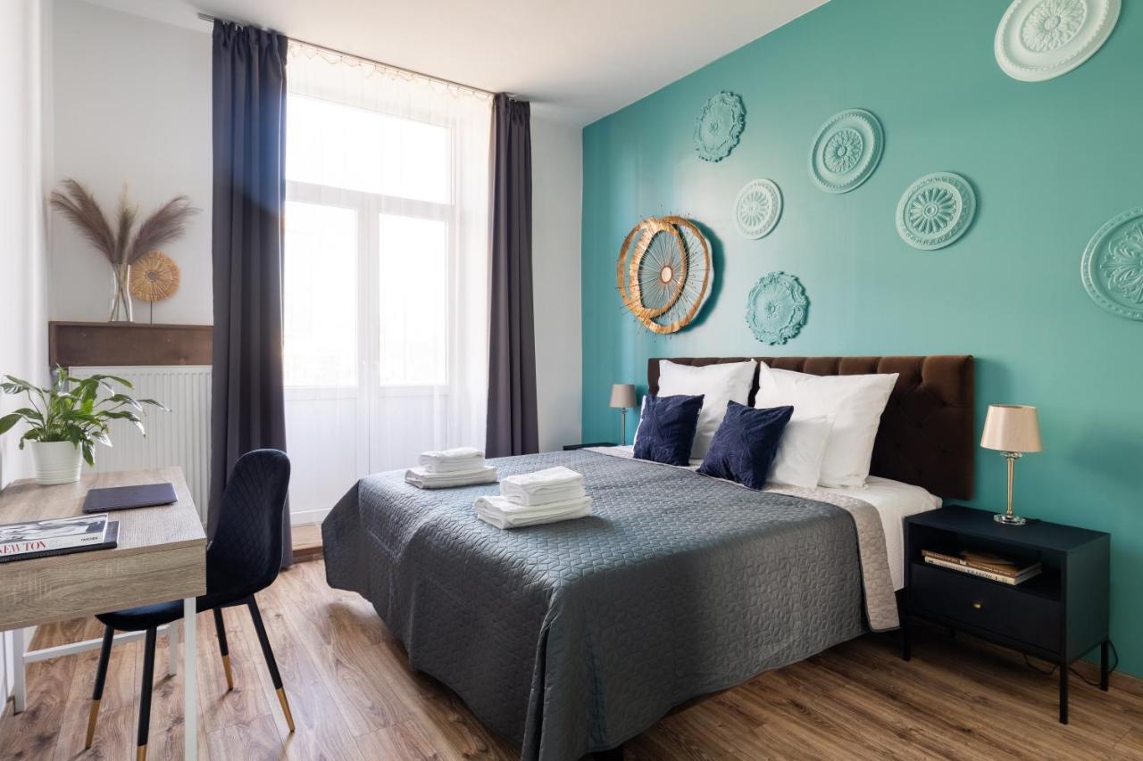 Luxe Living Castle View Apartment Красков Екстериор снимка