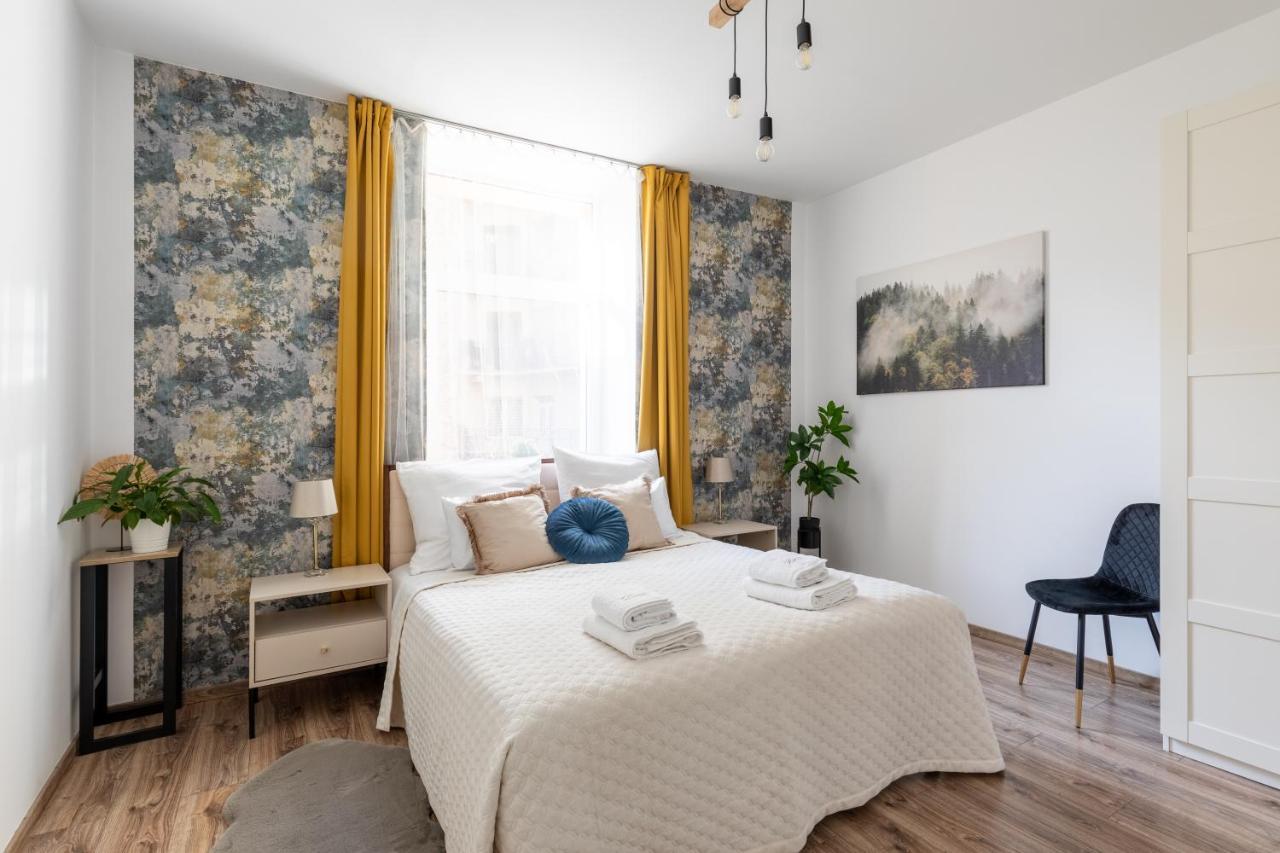 Luxe Living Castle View Apartment Красков Екстериор снимка